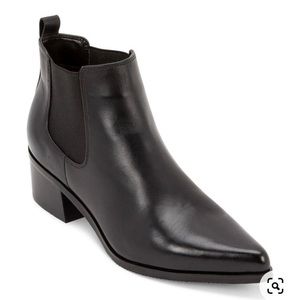 Blondo Emelia Chelsea Ankle Waterproof Bootie